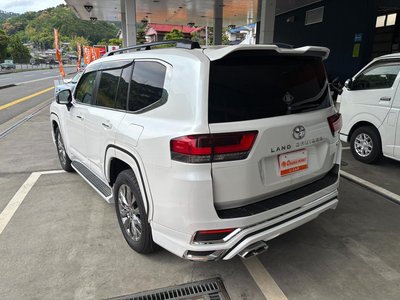 TOYOTA LAND CRUISER 300 - 9