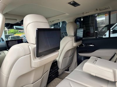 صورة مصغرة 40 لـ 2024 Toyota LAND CRUISER 300