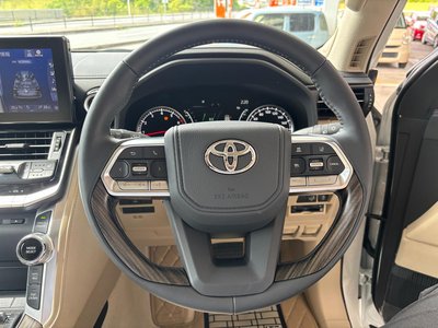 صورة مصغرة 52 لـ 2024 Toyota LAND CRUISER 300