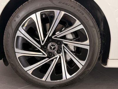 MERCEDES-BENZ E-CLASS - 6
