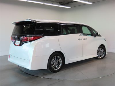 2023 Toyota ALPHARD — фото 7