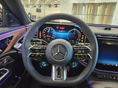 MERCEDES-BENZ E-CLASS - 4