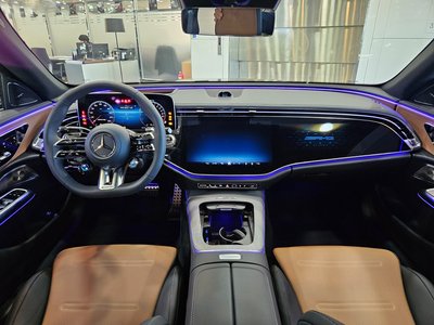 MERCEDES-BENZ E-CLASS - 8