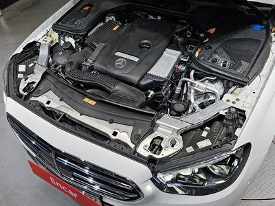 MERCEDES-BENZ E-CLASS - 7