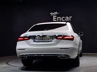 MERCEDES-BENZ E-CLASS - 4