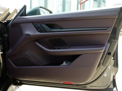2022 Porsche TAYCAN 照片 10