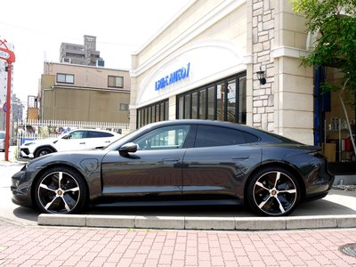 2022 Porsche TAYCAN 照片 3
