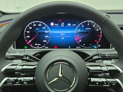 MERCEDES-BENZ E-CLASS - 8