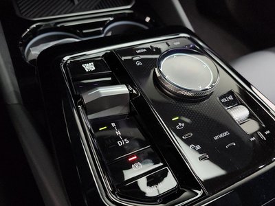 2025 BMW 5 SERIES — миниатюра 12