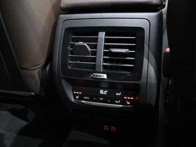 2025 BMW X4 缩略图 25