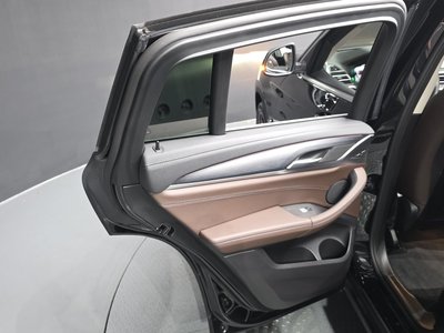 2025 BMW X4 缩略图 15