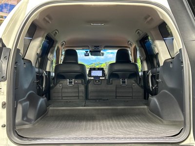 TOYOTA LAND CRUISER - 10