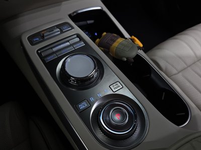 2021 Genesis GV70 — миниатюра 12