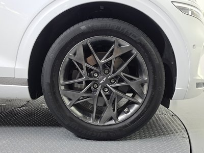 صورة 8 لـ 2021 Genesis GV70