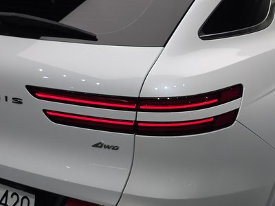صورة 10 لـ 2021 Genesis GV70