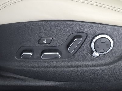 2021 Genesis GV70 — миниатюра 29