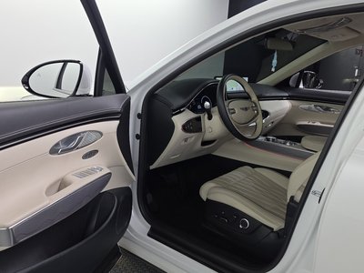 2021 Genesis GV70 — миниатюра 13