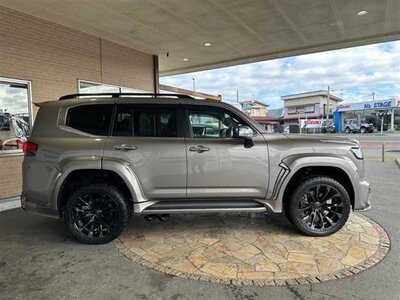 2023 Toyota LAND CRUISER 300 thumbnail 14
