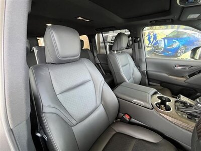 2023 Toyota LAND CRUISER 300 thumbnail 30