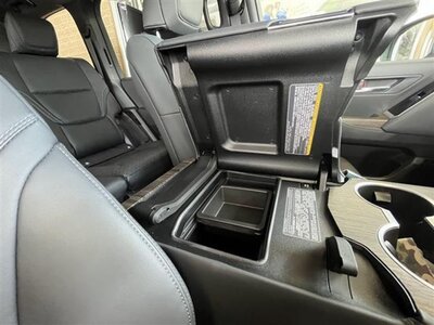 2023 Toyota LAND CRUISER 300 thumbnail 33