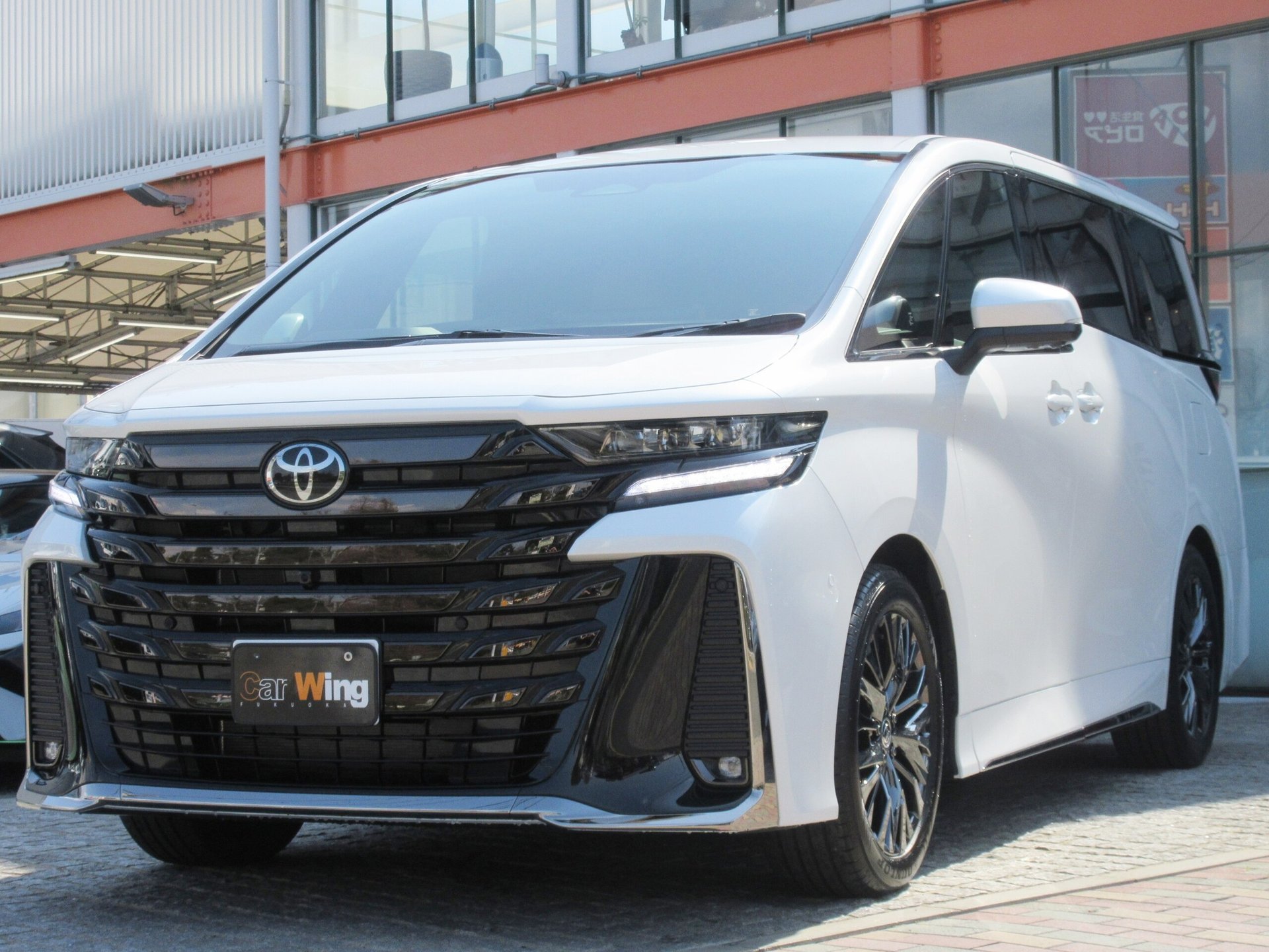 TOYOTA VELLFIRE - View 1