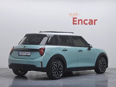 صورة 3 لـ 2024 MINI COOPER S