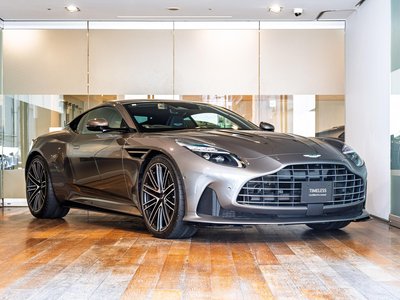 ASTON MARTIN DB12 - 4