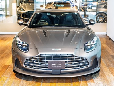 ASTON MARTIN DB12 - 8