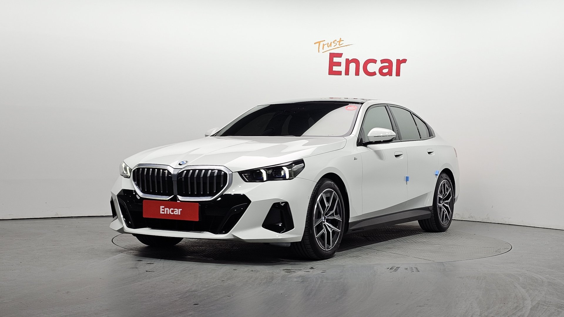 BMW 5 SERIES - View 1