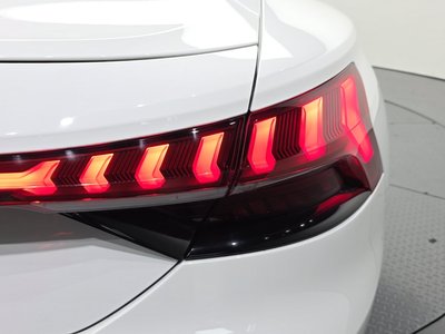 صورة 10 لـ 2022 AUDI E-TRON GT