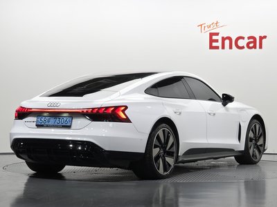 صورة 3 لـ 2022 AUDI E-TRON GT