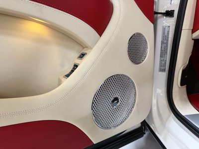 BENTLEY BENTAYGA - 8