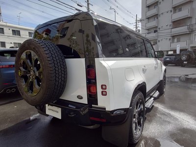 LAND ROVER DEFENDER - 10