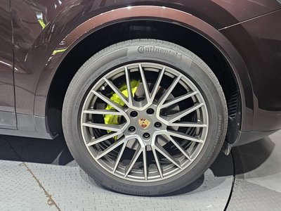 صورة 8 لـ 2023 Porsche CAYENNE