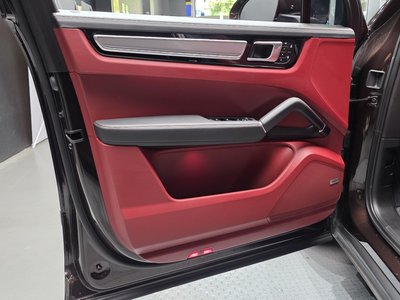 2023 Porsche CAYENNE thumbnail 14