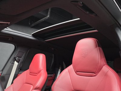 2023 Porsche CAYENNE thumbnail 26