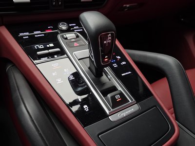 2023 Porsche CAYENNE thumbnail 12