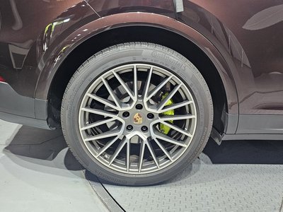 صورة 6 لـ 2023 Porsche CAYENNE