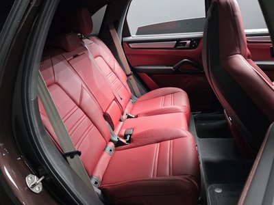 2023 Porsche CAYENNE thumbnail 17