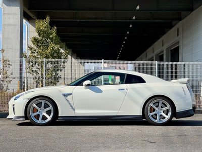 NISSAN GT-R - 6