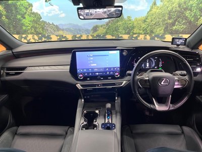 صورة 2 لـ 2024 Lexus RX