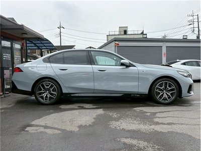 2024 BMW 5 SERIES photo 7