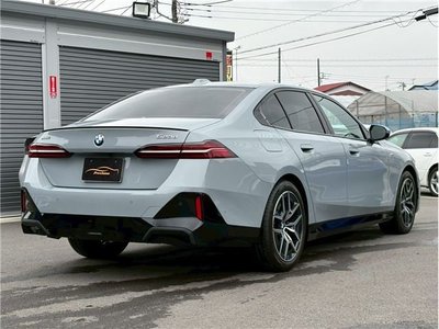 2024 BMW 5 SERIES photo 9