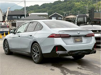 2024 BMW 5 SERIES photo 2