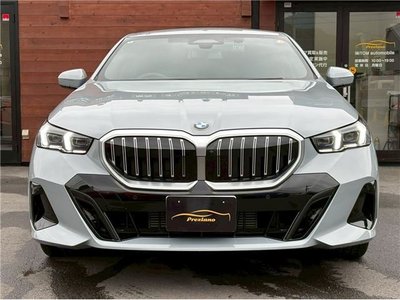 2024 BMW 5 SERIES photo 4