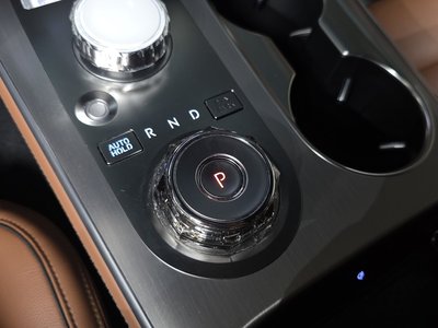 صورة 9 لـ 2024 Genesis GV70