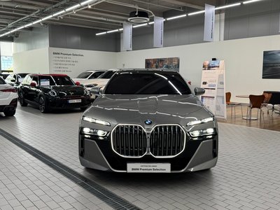 BMW 7 SERIES - 2