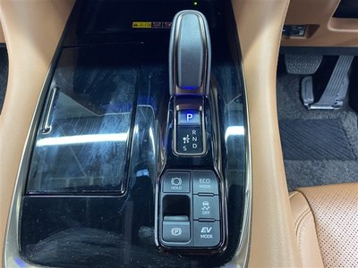 صورة 22 لـ 2023 Toyota VELLFIRE