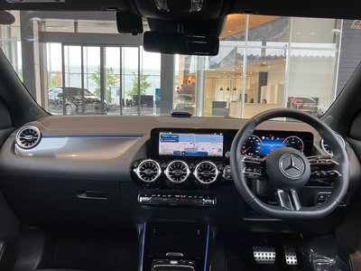 MERCEDES-BENZ GLA - 9