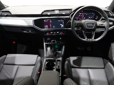 صورة 20 لـ 2025 AUDI Q3